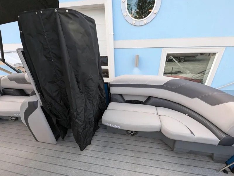 Slide: The Image of Sylvan L-3 Party Fish 2024 - 7