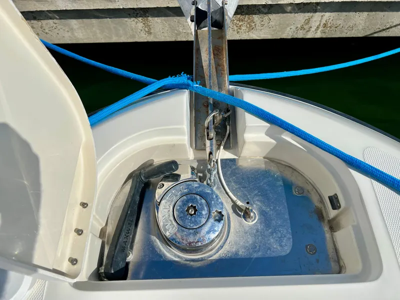 Slide: The Image of Anchor system of a 2008 Hydra-Sports Vector 2900 CC boat with blue rope. - 30