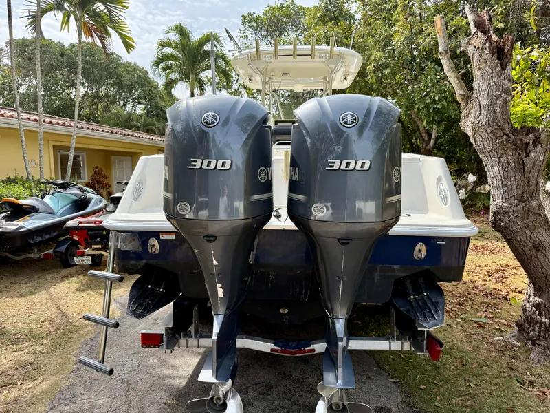 Slide: The Image of 2008 Hydra-Sports Vector 2900 CC with twin Yamaha 300 engines, parked outdoors. - 33
