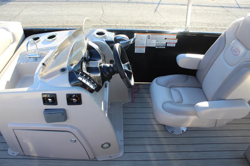 Slide: The Image of Princecraft Quorum 25 RL 2020 - 12