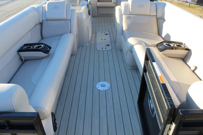 Slide: The Image of Princecraft Quorum 25 RL 2020 - 16