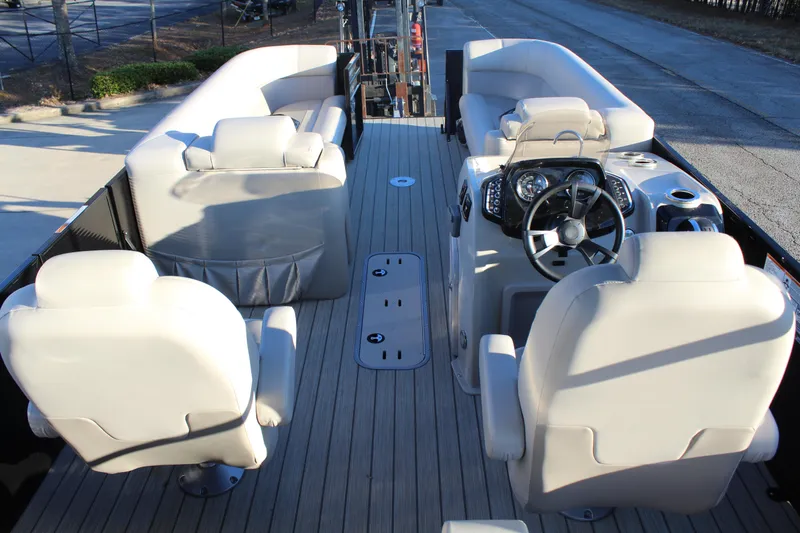 Slide: The Image of Princecraft Quorum 25 RL 2020 - 21