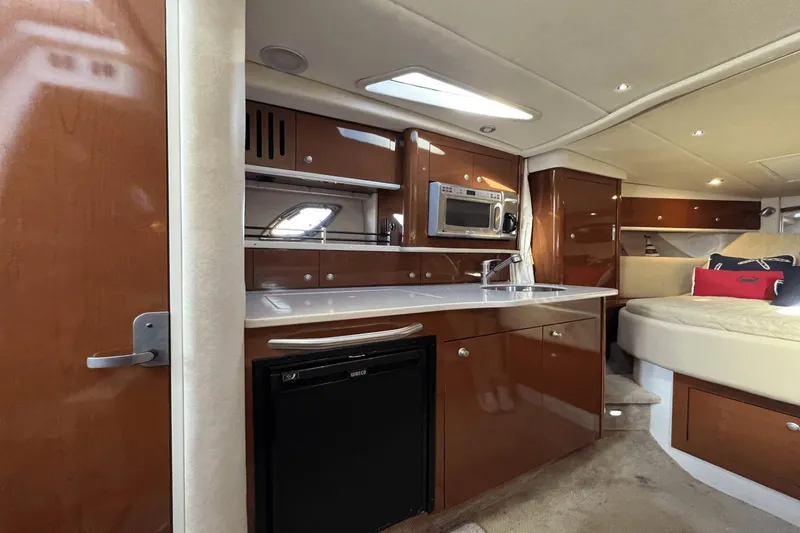 Slide: The Image of Sea Ray 330 Sundancer 2008 - 13