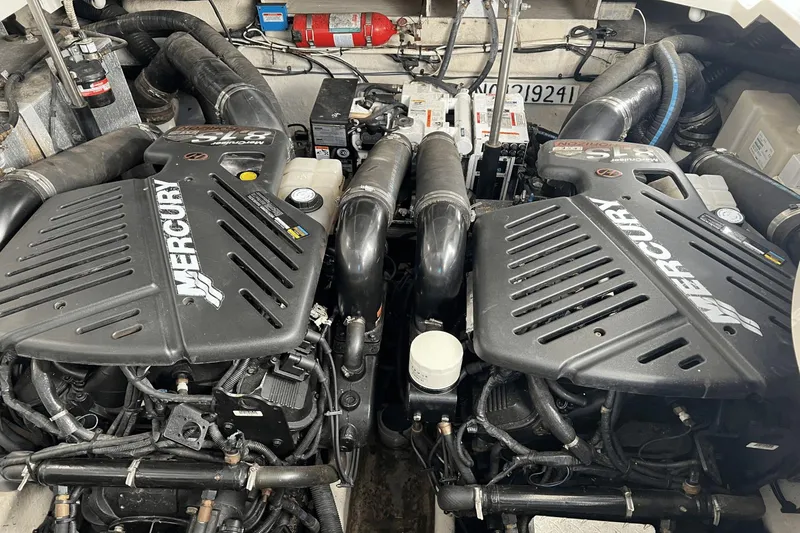 Slide: The Image of Sea Ray 330 Sundancer 2008 - 18