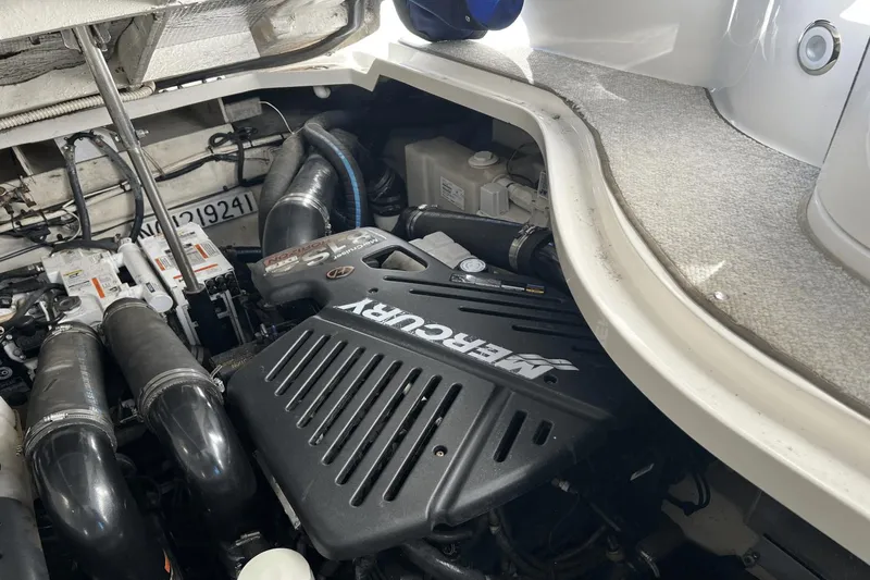 Slide: The Image of Sea Ray 330 Sundancer 2008 - 20