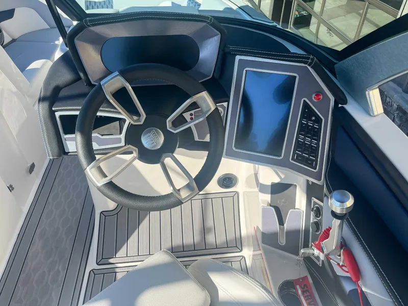 Slide: The Image of MasterCraft XT24 2022 - 14