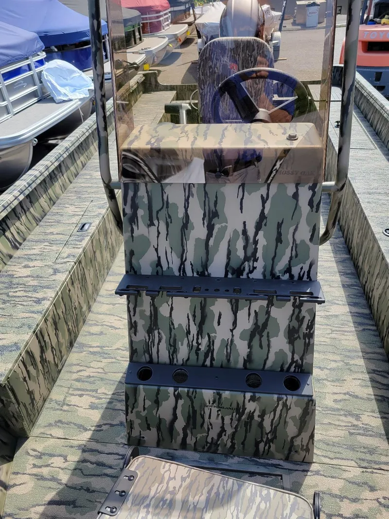 Slide: The Image of 2024 Smoker Craft Freedom 180 CC center console boat in camo, in stock. - 25