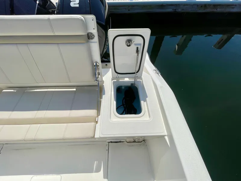 Slide: The Image of Boston Whaler 280 DAUNTLESS 2023 - 8