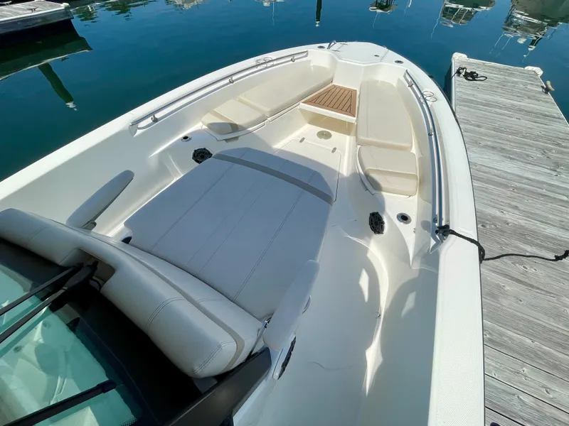 Slide: The Image of Boston Whaler 280 DAUNTLESS 2023 - 18