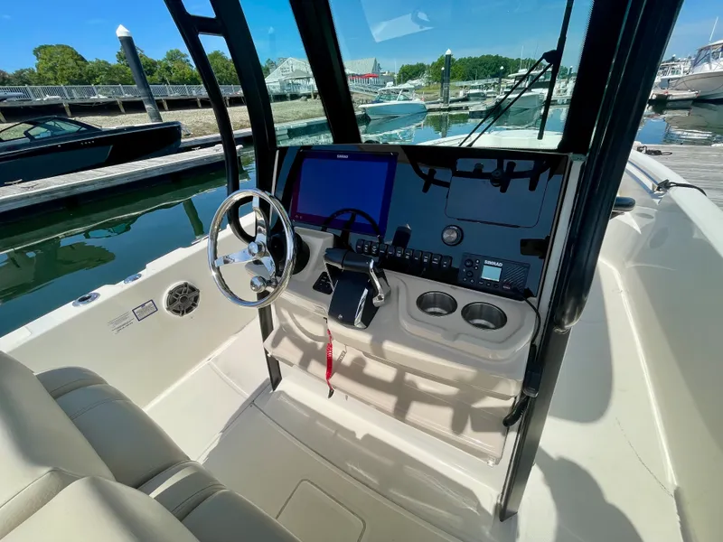 Slide: The Image of Boston Whaler 280 DAUNTLESS 2023 - 14