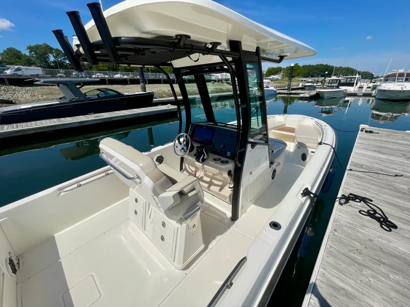 Slide: The Image of Boston Whaler 280 DAUNTLESS 2023 - 11