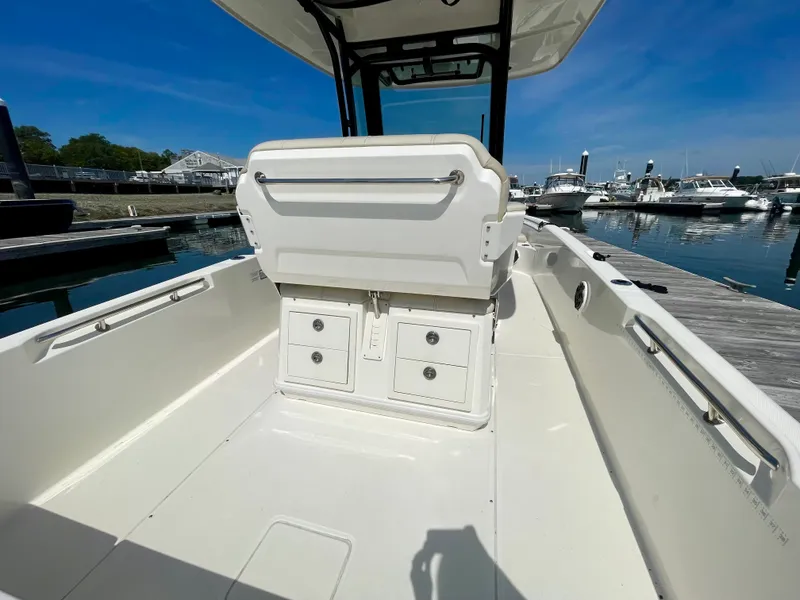 Slide: The Image of Boston Whaler 280 DAUNTLESS 2023 - 5