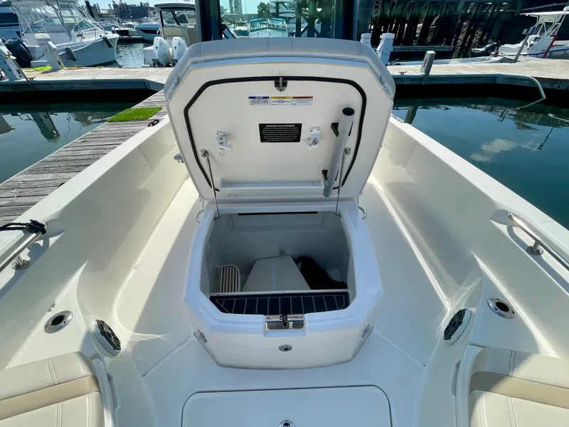 Slide: The Image of Boston Whaler 280 DAUNTLESS 2023 - 20
