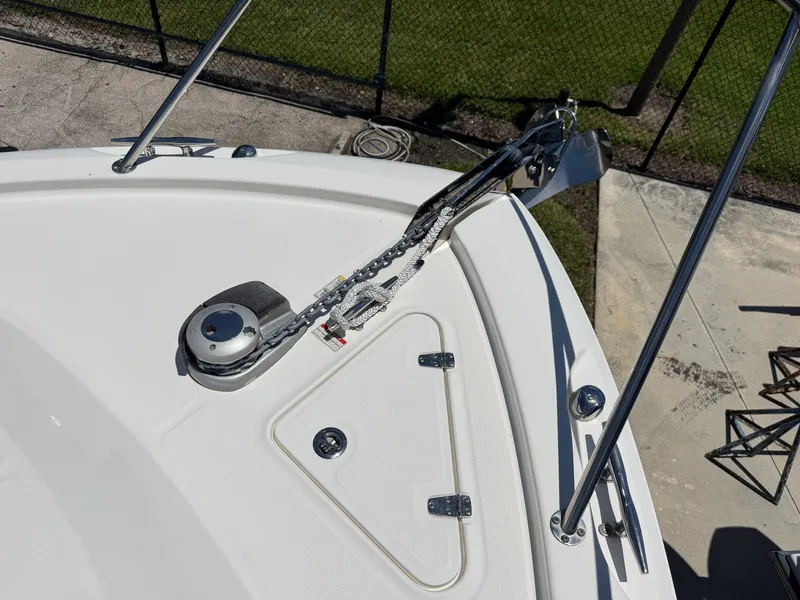 Slide: The Image of Boston Whaler 315 CONQUEST 2018 - 32