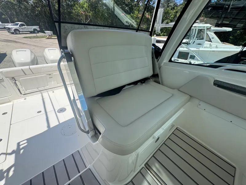 Slide: The Image of Boston Whaler 315 CONQUEST 2018 - 20