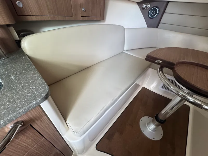 Slide: The Image of Boston Whaler 315 CONQUEST 2018 - 38