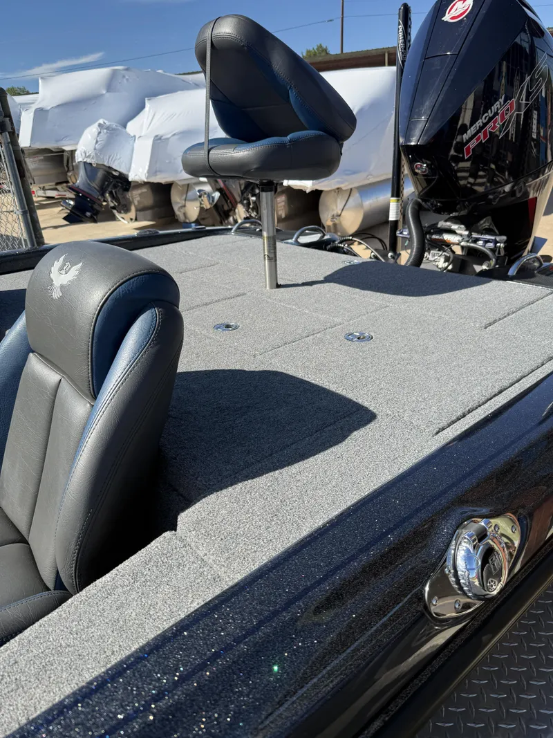 Slide: The Image of Phoenix Boats 921 ELITE 2021 - 13