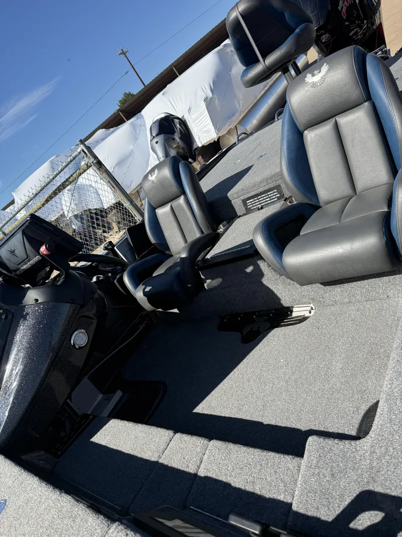Slide: The Image of Phoenix Boats 921 ELITE 2021 - 12
