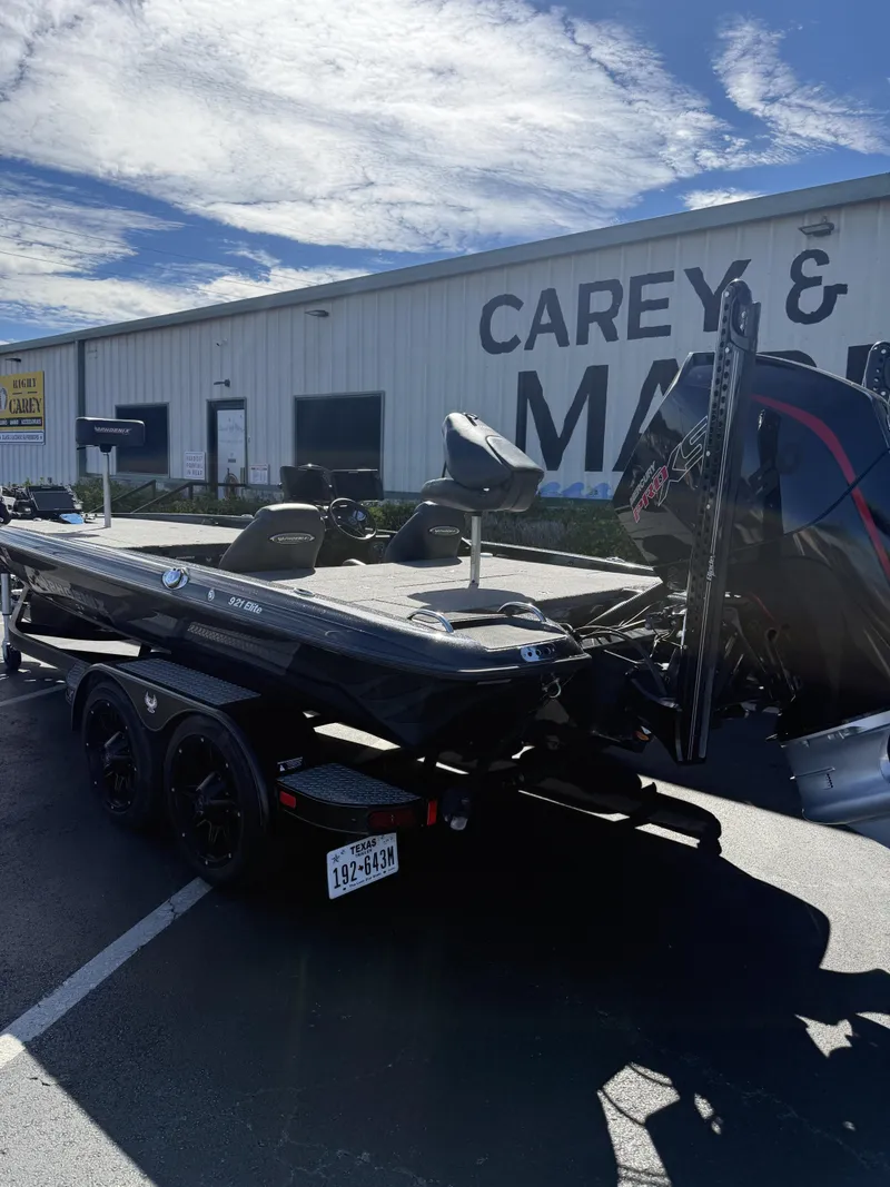 Slide: The Image of Phoenix Boats 921 ELITE 2021 - 26