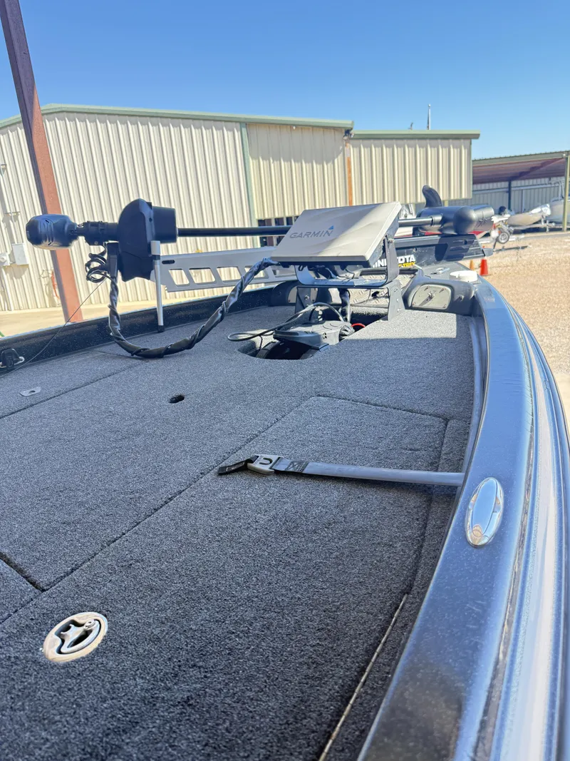 Slide: The Image of Phoenix Boats 618 PRO 2013 - 18