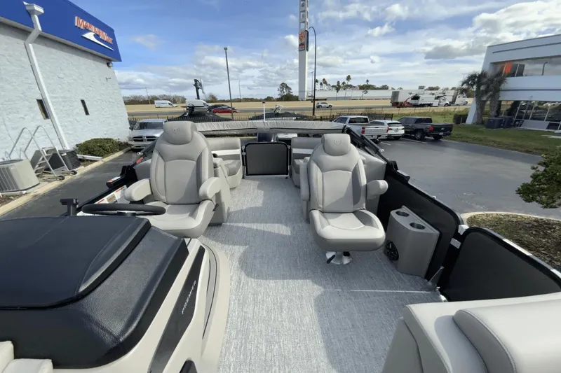 Slide: The Image of Premier 210 Sunsation 2024 - 11