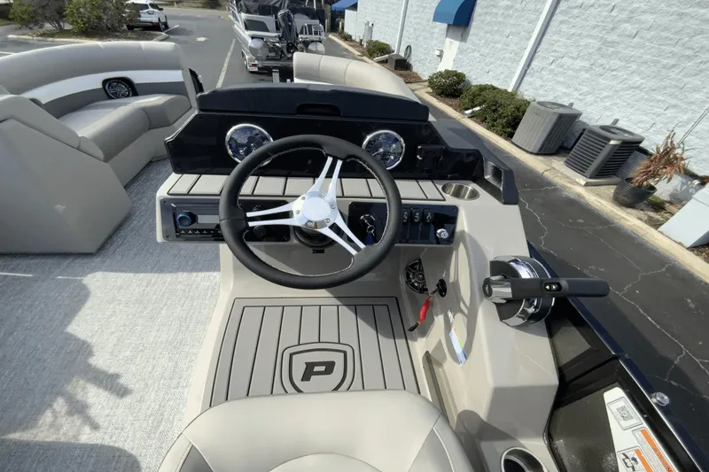 Slide: The Image of Premier 210 Sunsation 2024 - 6