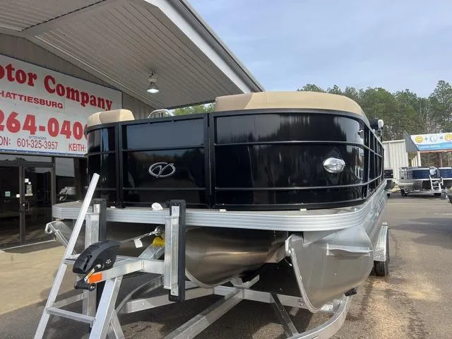 Slide: The Image of Veranda VR22RC Deluxe Tri-Toon 2024 - 3