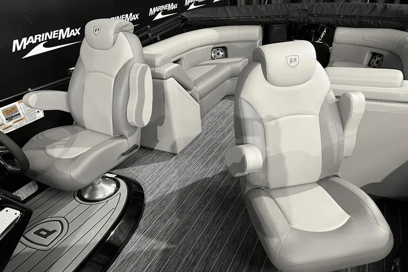Slide: The Image of Premier 230 Solaris 2024 - 16