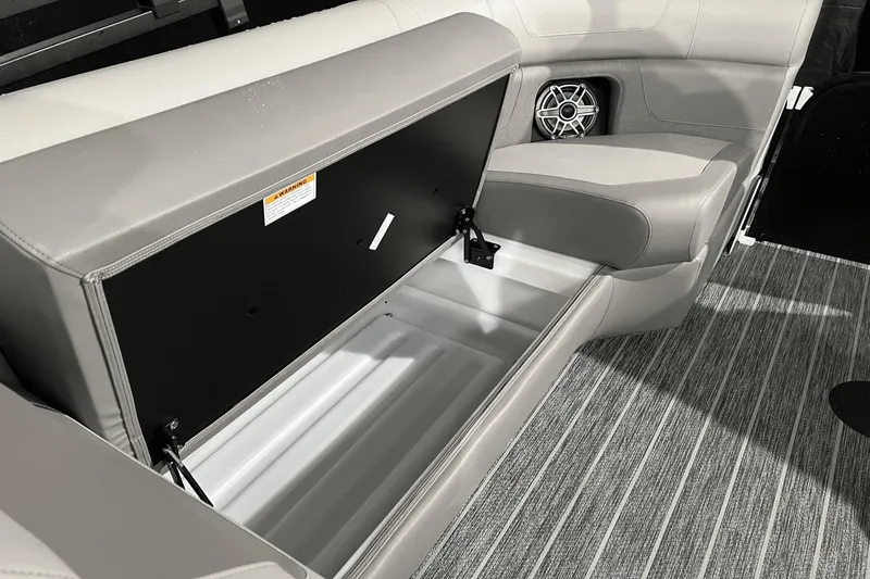 Slide: The Image of Premier 230 Solaris 2024 - 19