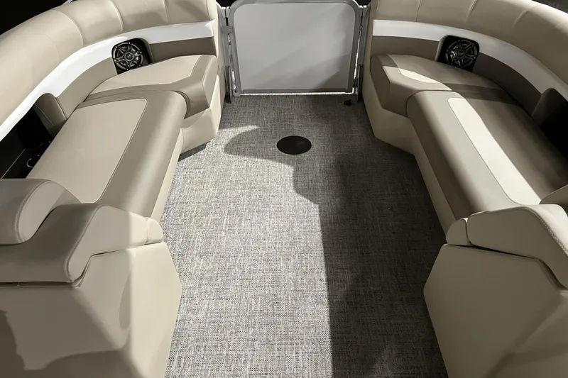 Slide: The Image of Premier 230 Sunsation 2024 - 6