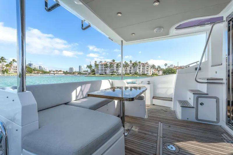 Slide: The Image of Azimut 50 Flybridge 2017 - 15