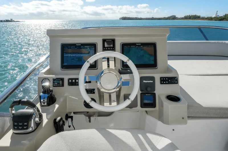 Slide: The Image of Azimut 50 Flybridge 2017 - 7