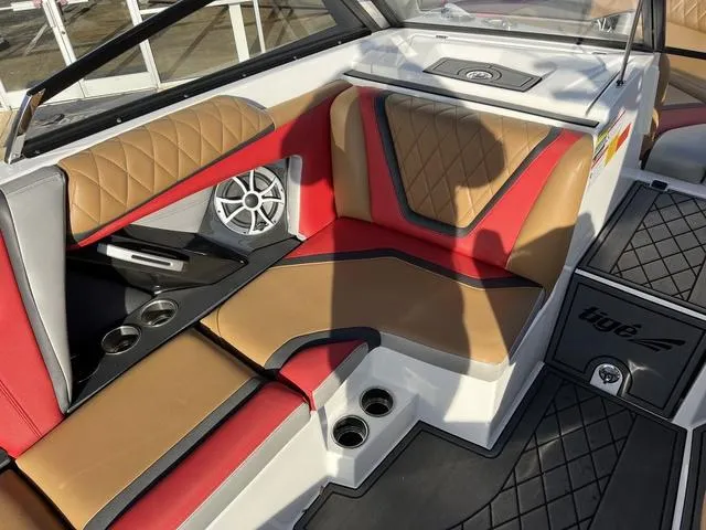 Slide: The Image of Tigé RZX3 2017 - 12