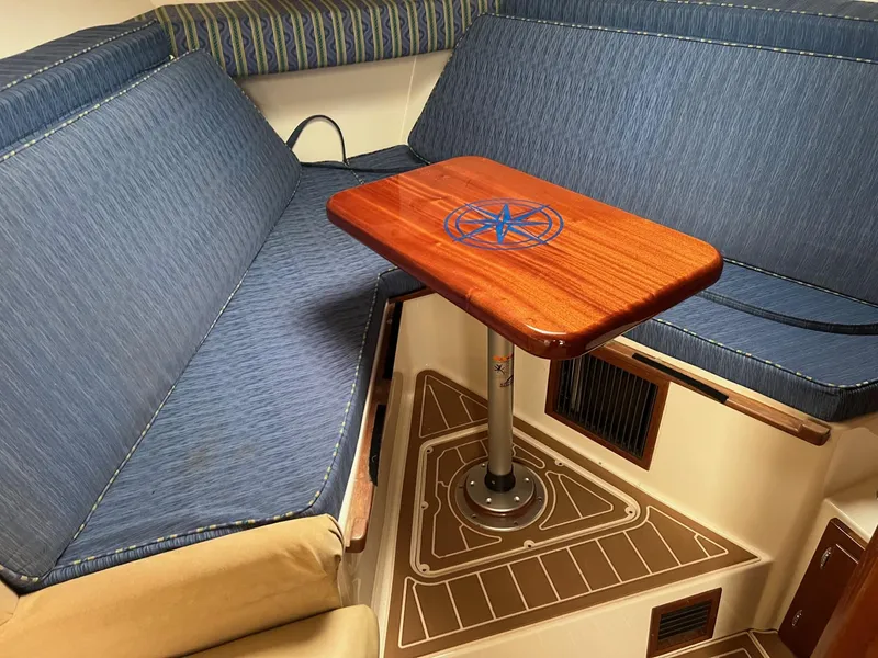 Slide: The Image of Lowrance HDS12 display on 2005 Albemarle 310 Express Fisherman boat. - 12