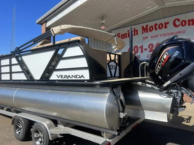 Slide: The Image of Veranda VX22RC LUXURY TRI-TOON 2024 - 10