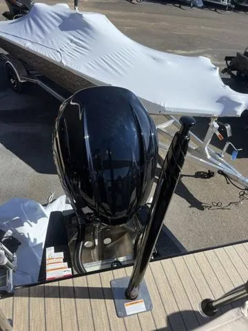 Slide: The Image of Veranda VX22RC LUXURY TRI-TOON 2024 - 20