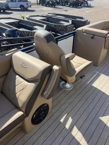 Slide: The Image of Veranda VX22RC LUXURY TRI-TOON 2024 - 23