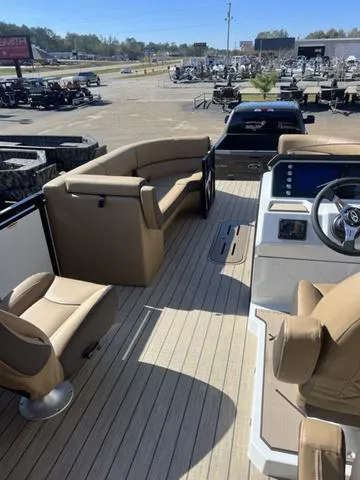 Slide: The Image of Veranda VX22RC LUXURY TRI-TOON 2024 - 24