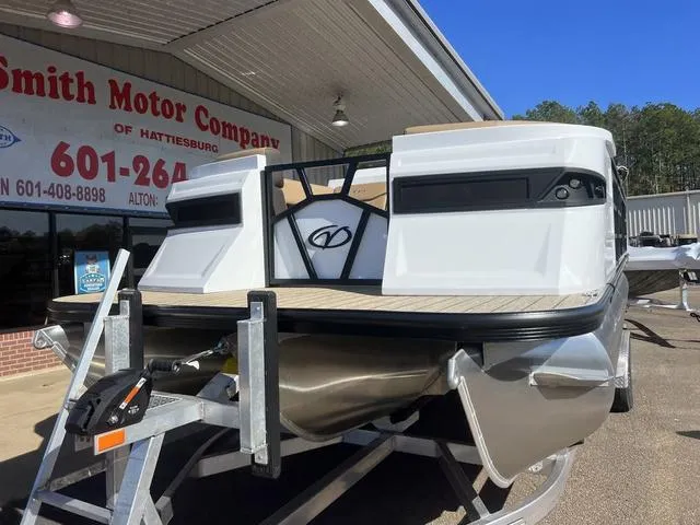 Slide: The Image of Veranda VX22RC LUXURY TRI-TOON 2024 - 3