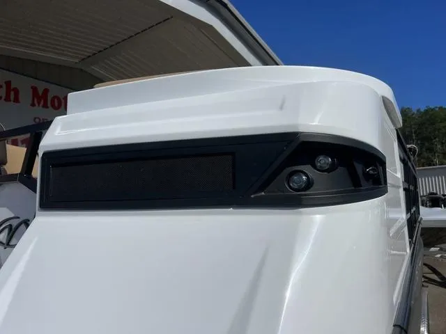 Slide: The Image of Veranda VX22RC LUXURY TRI-TOON 2024 - 34