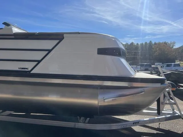 Slide: The Image of Veranda VX22RC LUXURY TRI-TOON 2024 - 5