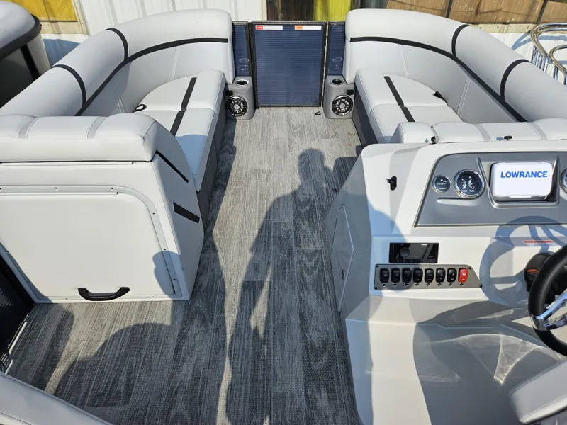 Slide: The Image of Crest Classic LX 220 SLC CPT 2024 - 4