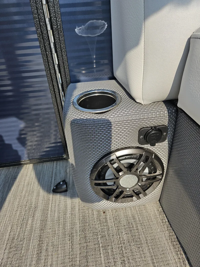 Slide: The Image of Crest Classic LX 220 SLC CPT 2024 - 8