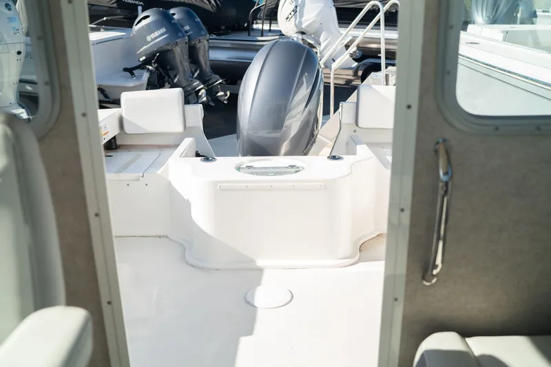 Slide: The Image of Parker Marine 2120 Sport Cabin 2025 - 11