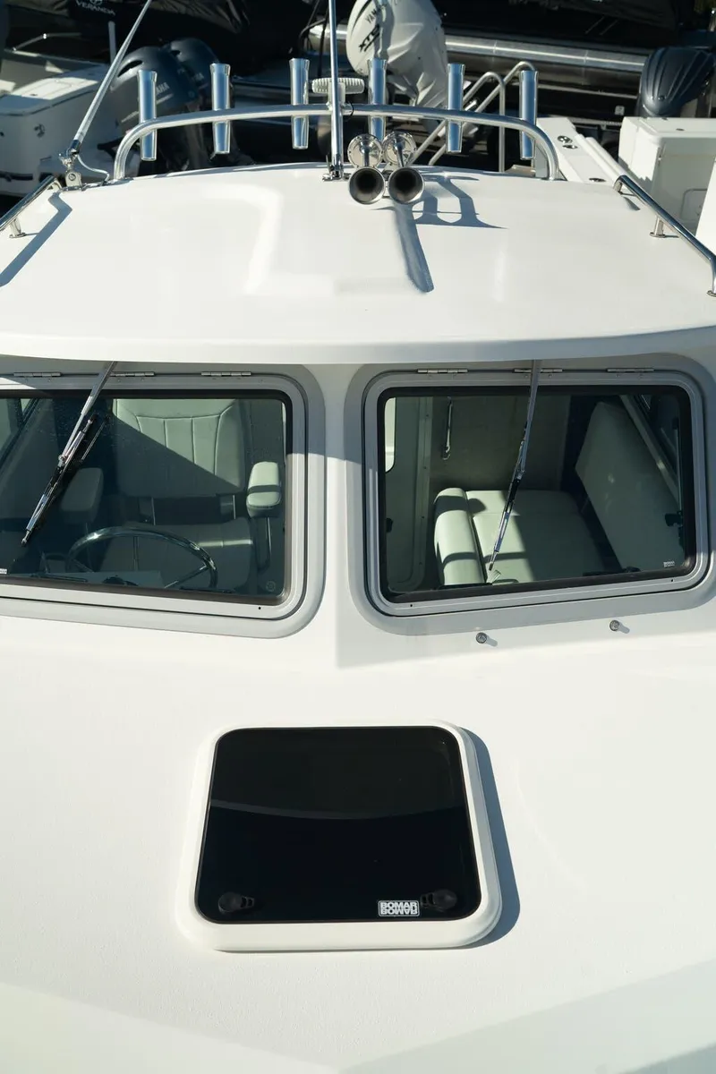 Slide: The Image of Parker Marine 2120 Sport Cabin 2025 - 15