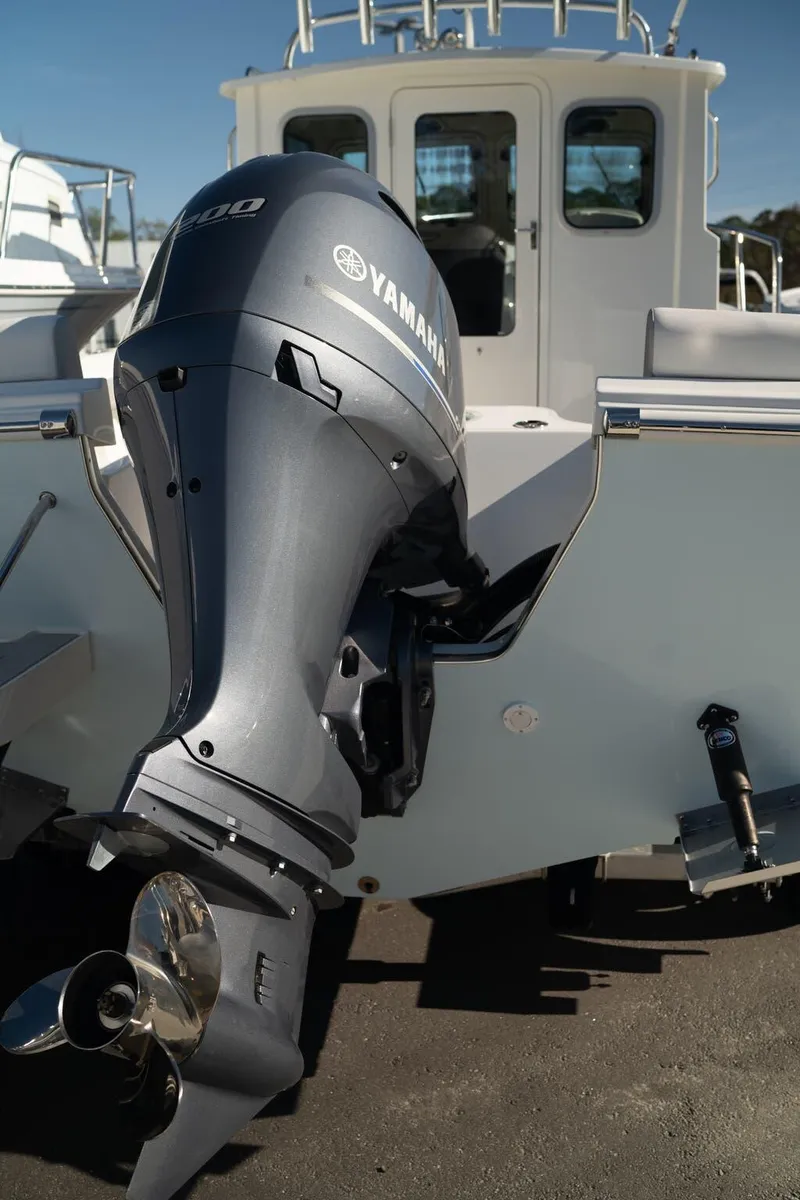 Slide: The Image of Parker Marine 2120 Sport Cabin 2025 - 3