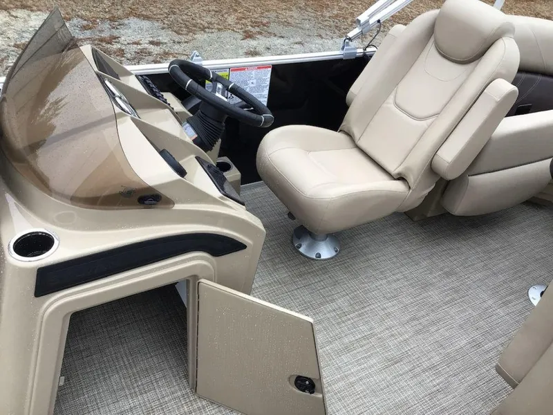 Slide: The Image of Sylvan 820 LZ Mirage 2024 - 14