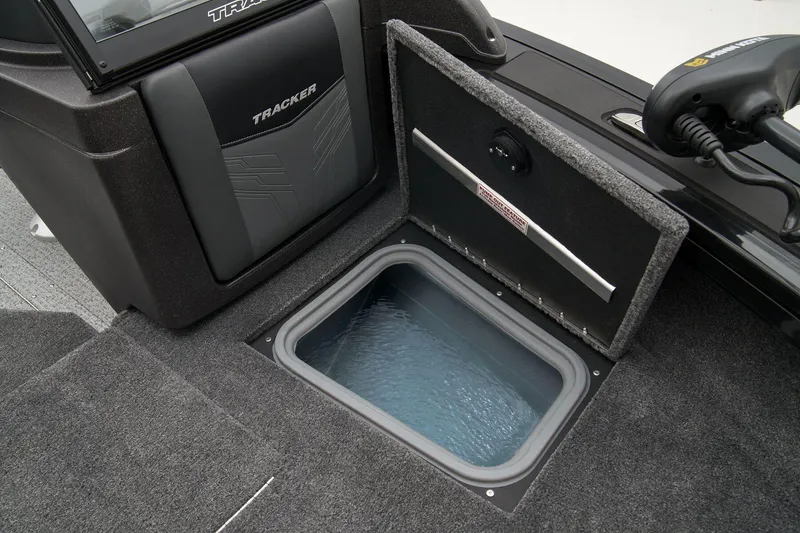 Slide: The Image of Tracker Targa V-18 Combo 2024 - 25