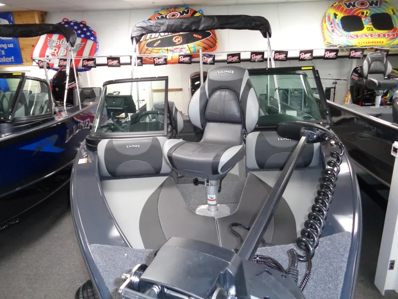 Slide: The Image of 2024 Lund 1775 Crossover XS boat with Mercury Pro XS 150 engine. - 17