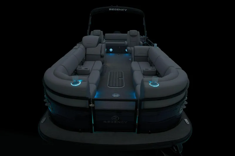 Slide: The Image of Regency 250 LE3 Sport 2024 - 19